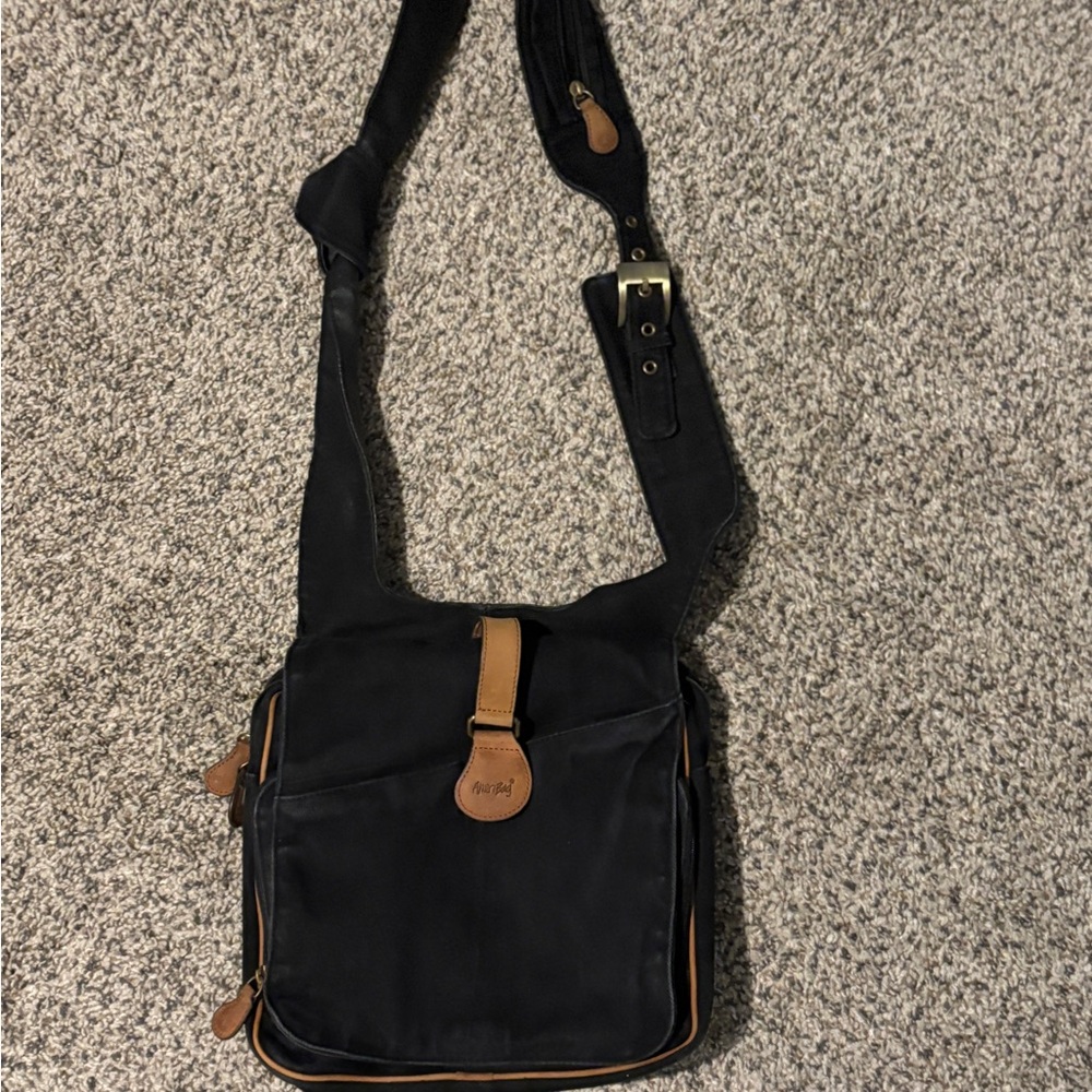 Ameribag crossbody